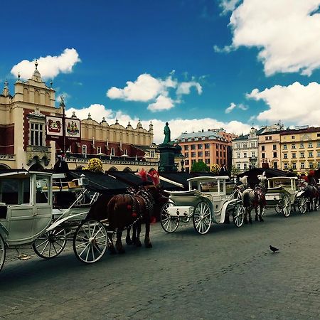 Hostel Rynek 7 คราคูฟ ภายนอก รูปภาพ