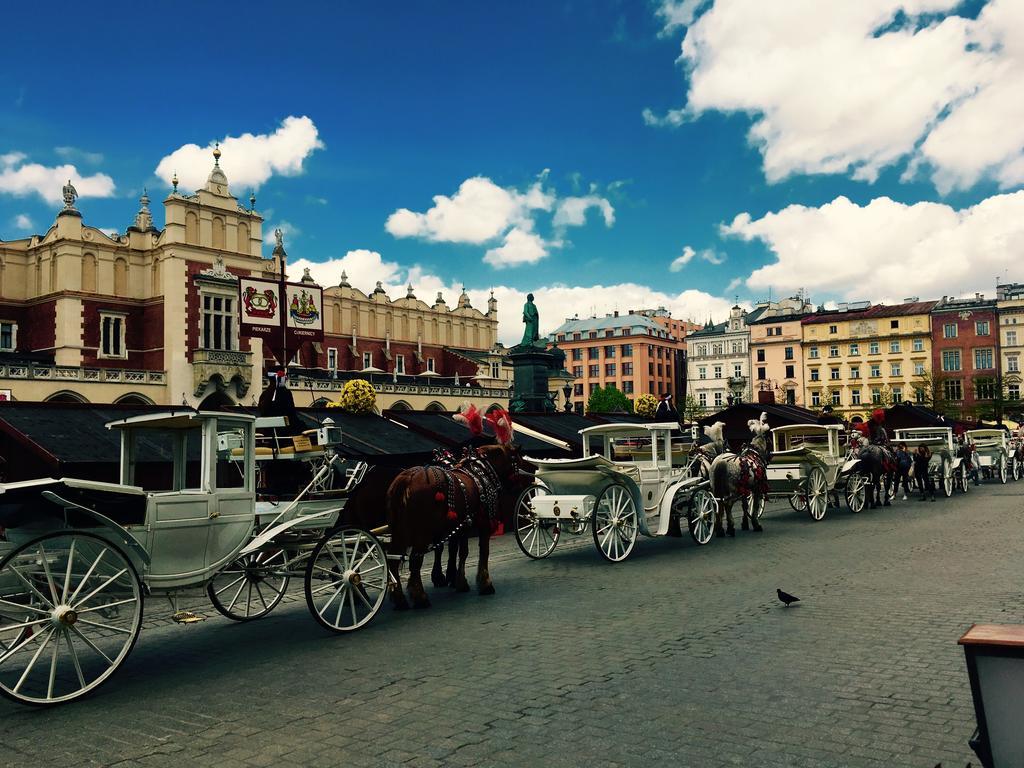 Hostel Rynek 7 คราคูฟ ภายนอก รูปภาพ