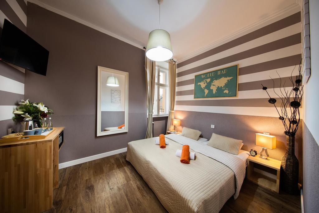Hostel Rynek 7 คราคูฟ ภายนอก รูปภาพ