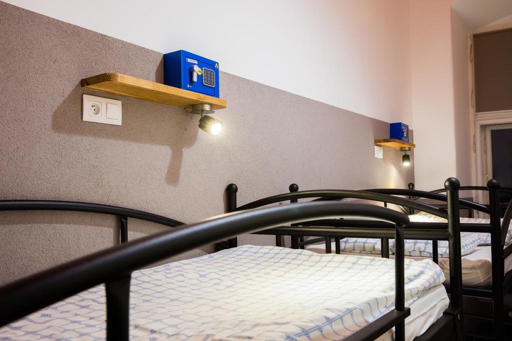 Hostel Rynek 7 คราคูฟ ภายนอก รูปภาพ