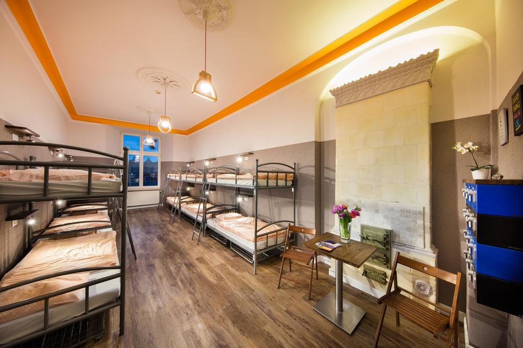 Hostel Rynek 7 คราคูฟ ภายนอก รูปภาพ